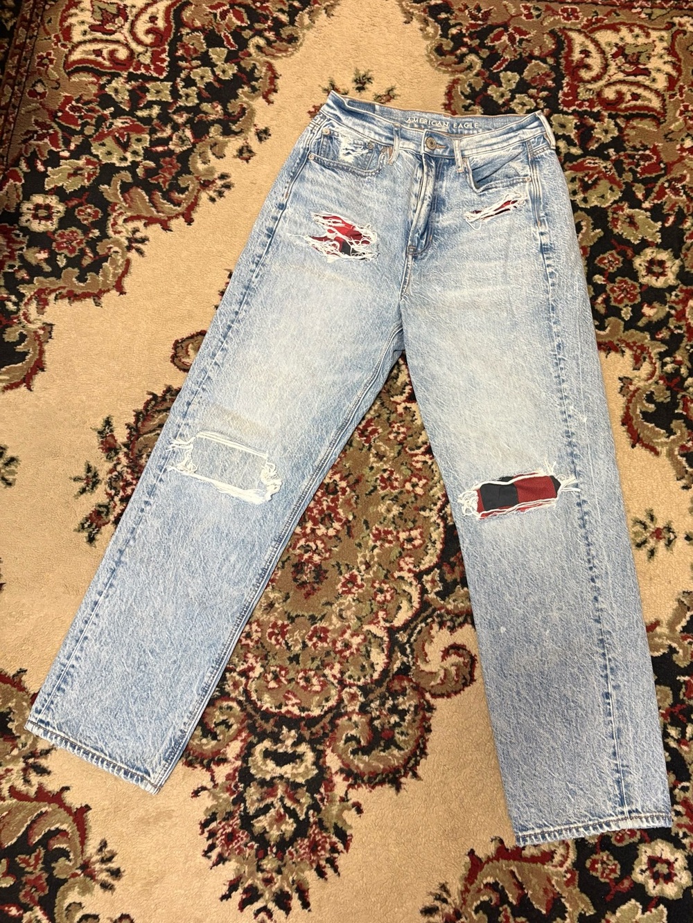 American Eagle Distressed Women’s Jeans